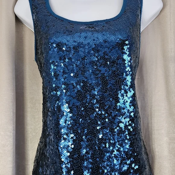 NWOT Versona teal blue sequined tank top blouse Womens Medium - Picture 3 of 8